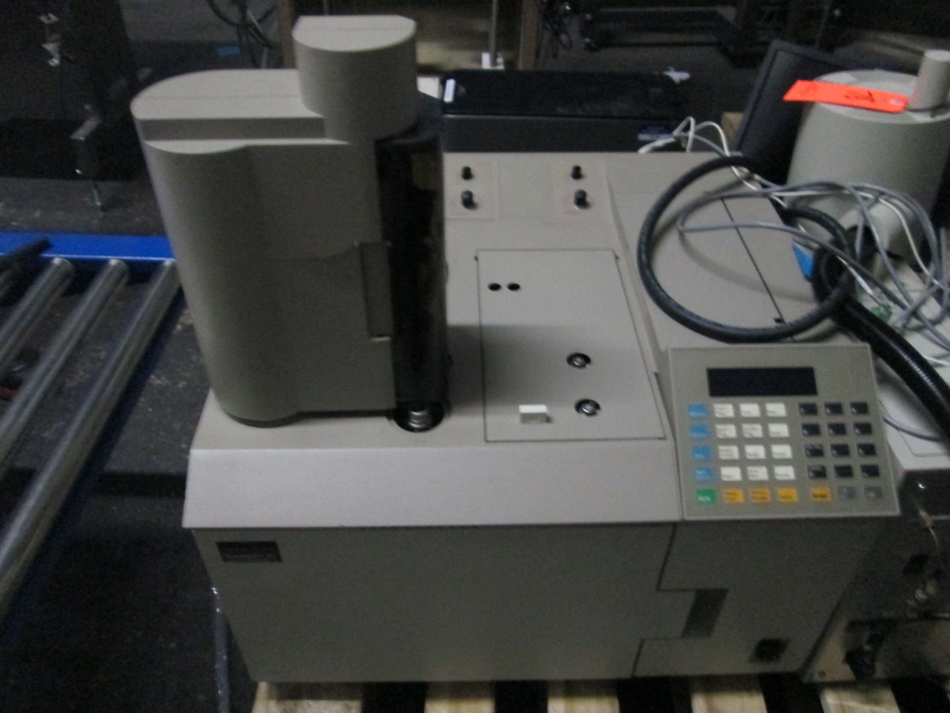 Perkin Elmer AutoSystem XL Gas Chromatograph with a Perkin Elmer HS40XL Headspace Sampler and