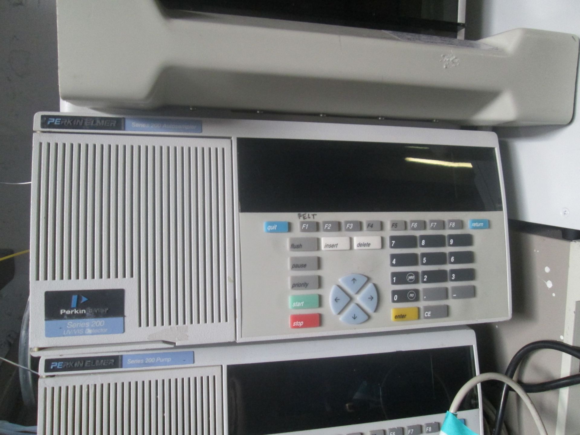HPLC System includes Applied Bio Systems 785A Programmable Absorbance Detector, Perkin Elmber 785A - Image 10 of 17
