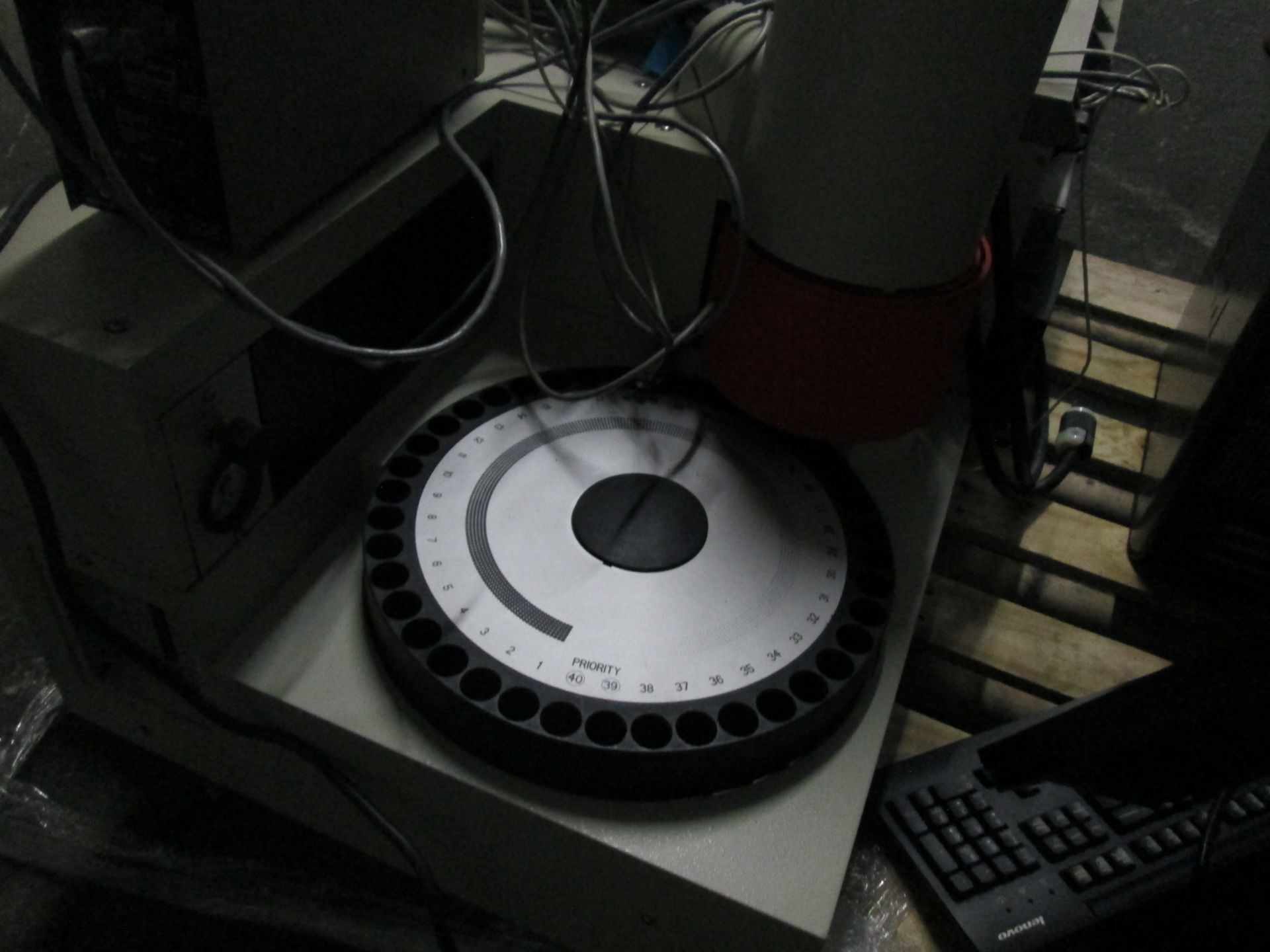 Perkin Elmer AutoSystem XL Gas Chromatograph with a Perkin Elmer HS40XL Headspace Sampler and - Image 13 of 17