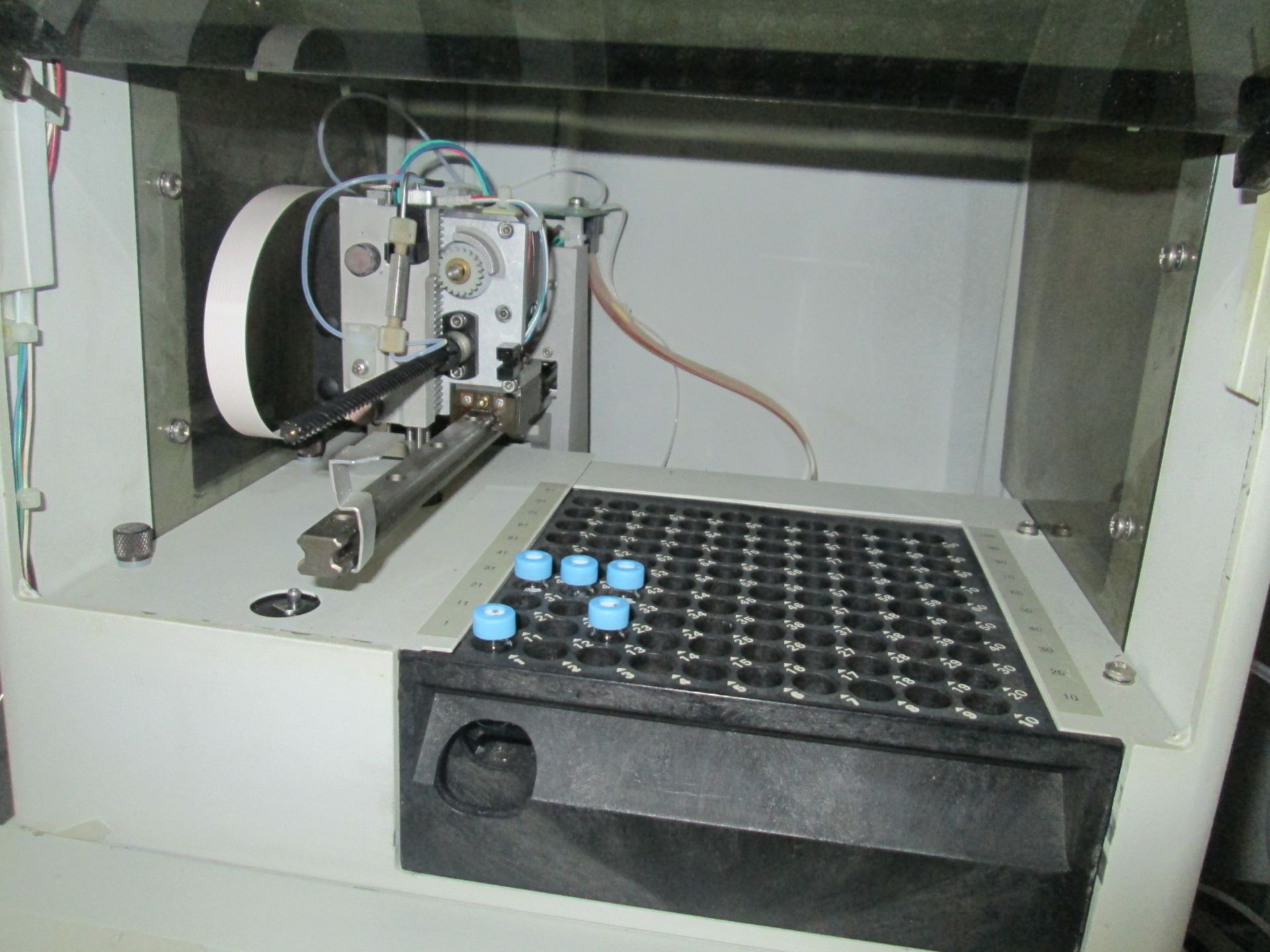 HPLC System / Applied Bio Systems Absorbance Detector / AutoSampler / Pumps / IT Gear etc. - Image 6 of 18