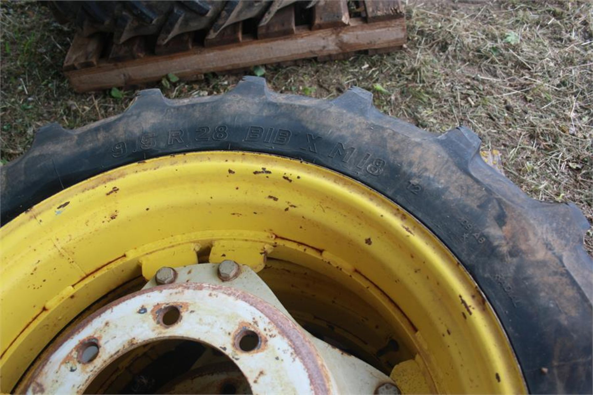 Pair of 9.5 R 28 row crop wheels - Image 2 of 2
