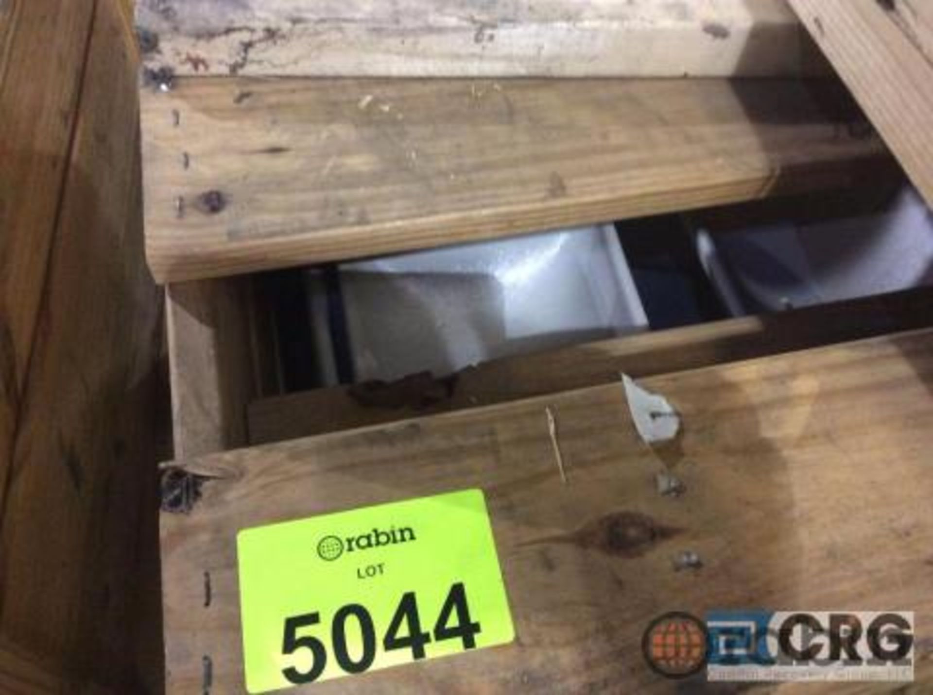 Lot of door shaft, arch frames, proofer trays [Atlanta] - Image 3 of 3