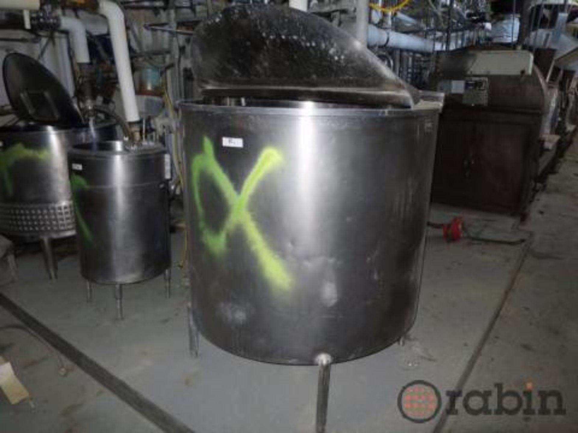 Stainless tank, approx 400 gal., 56" diameter x 46" high, single wall, SBO with connecting