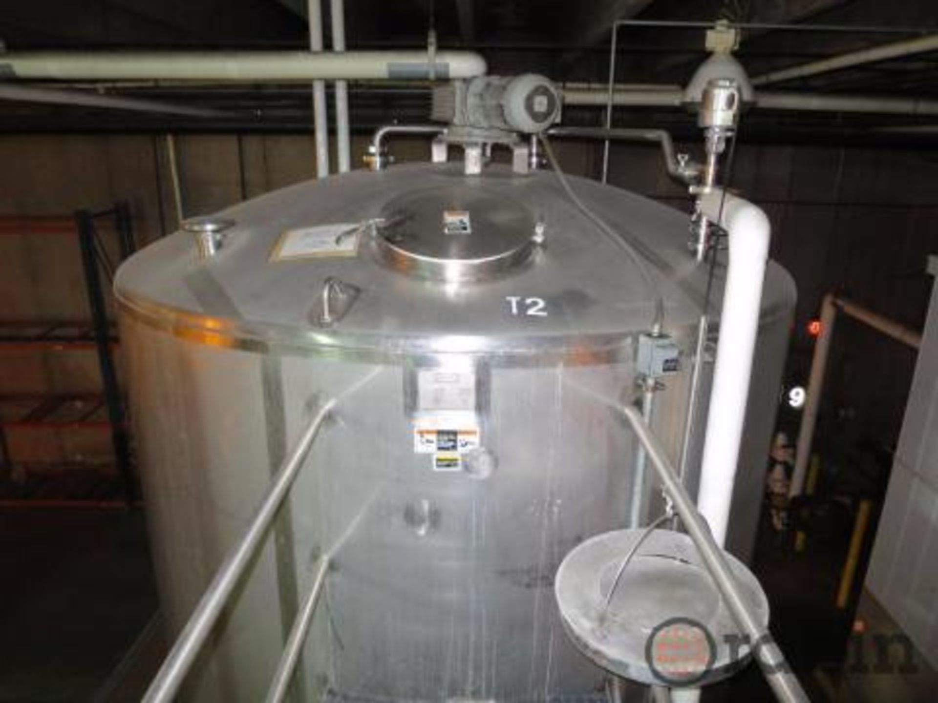 Vertical fermenting tank, 6000 gal., 9' diameter x 20' approximate height to agitator, 15/100 psig - Image 2 of 7