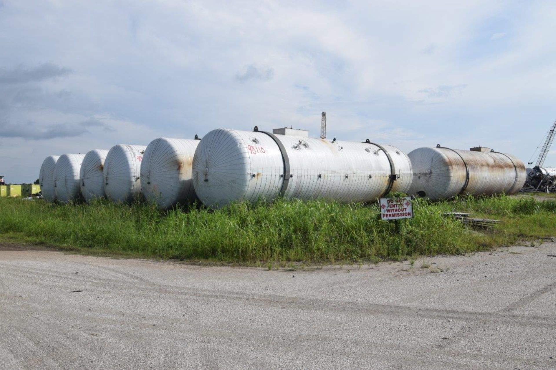 Mueller Tank, 45,000 Gallon, Model H, 304 Stainless Steel, Horizontal. Approximate 148-1/2” diameter - Image 4 of 4