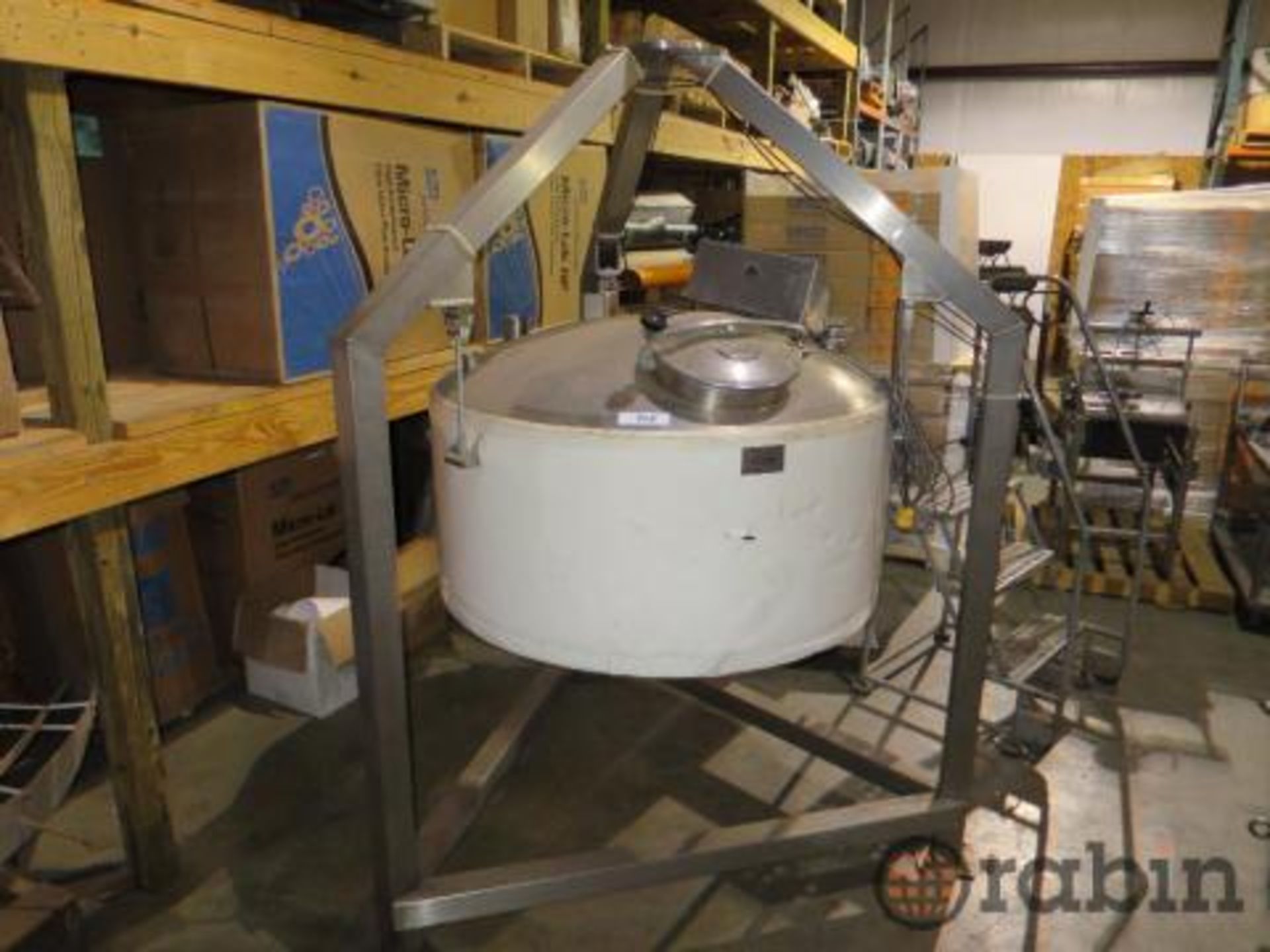 Scale tank, stainless, 56" dia x 21" on st. wl., with Hardy Instruments Waversaver readout [