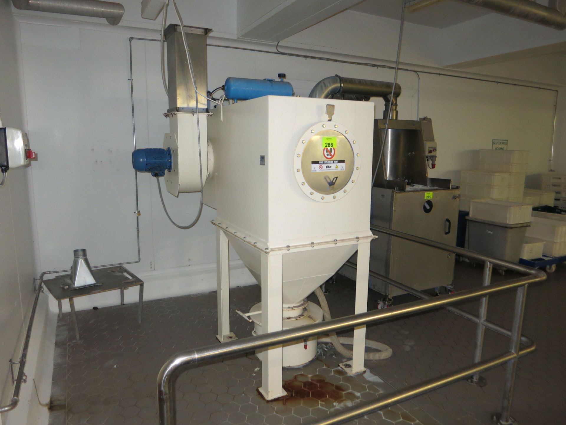 Dust Extractor - Image 2 of 2