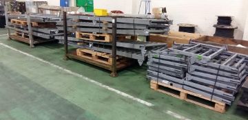 Roller bed feed assembly