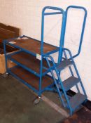 Portable warehouse table & steps