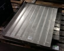 Metal draining panels