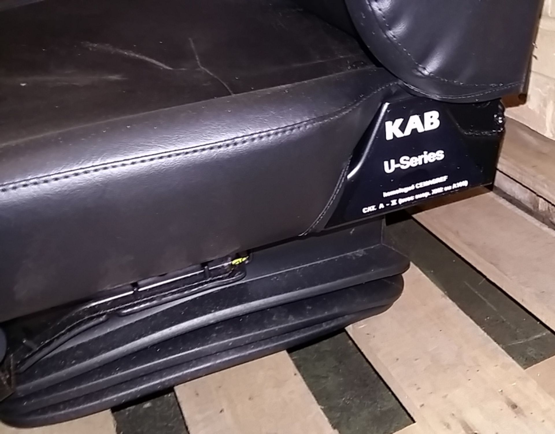 KAB U-series lorry seat assembly - Image 2 of 3