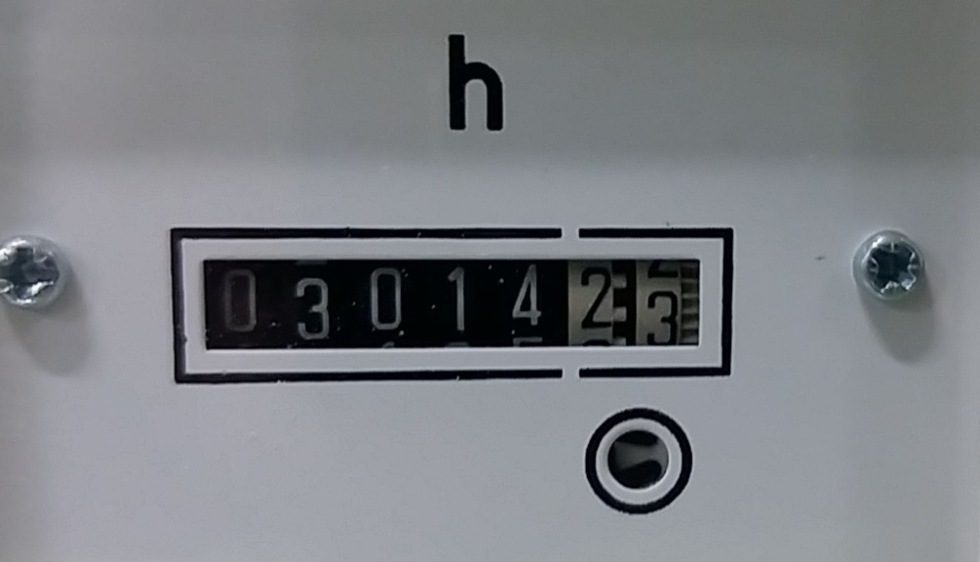 Dual Output 30KVA Frequency convertor - hrs run 3014 - Image 2 of 3