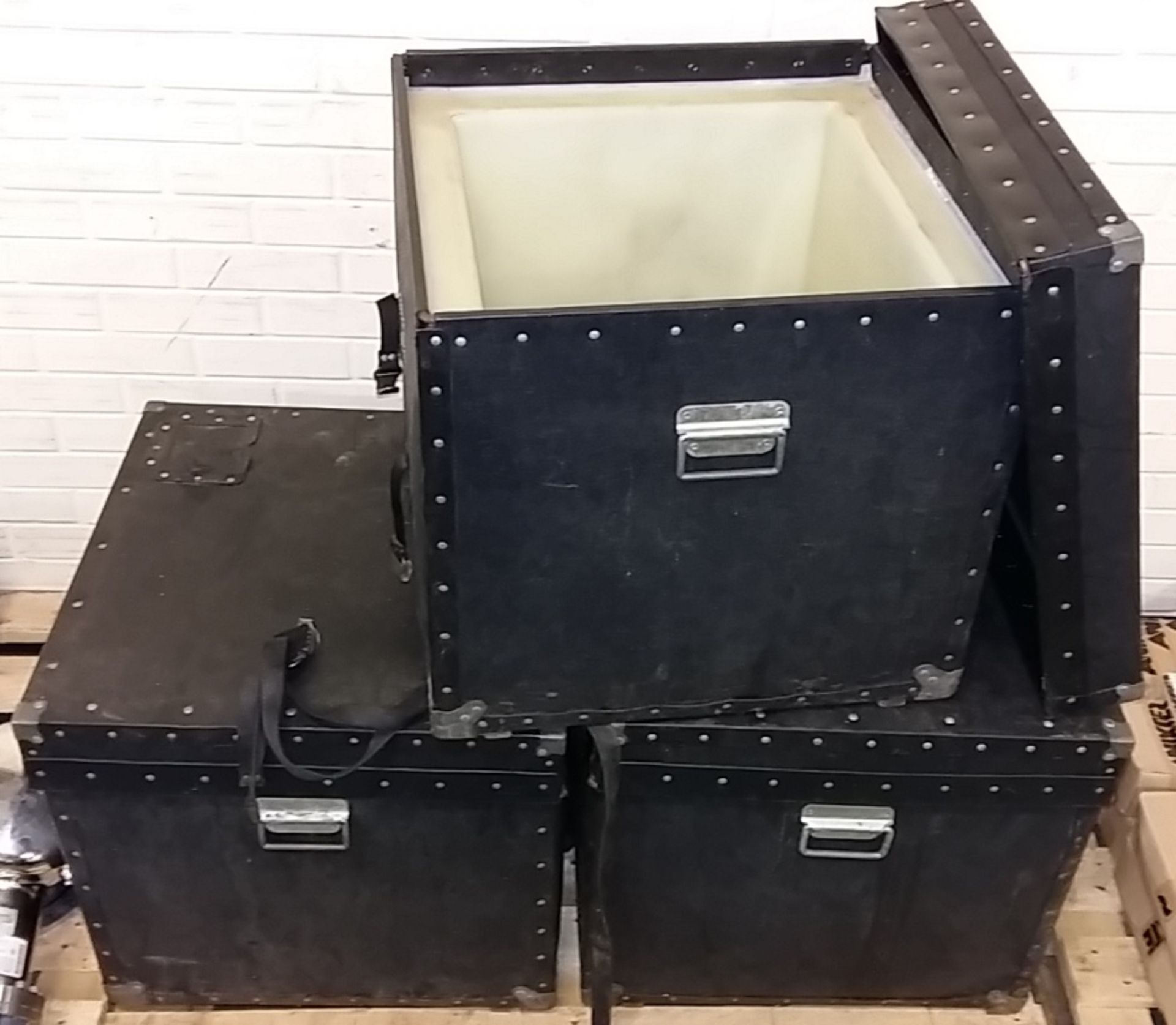 3x Insulated storage boxes