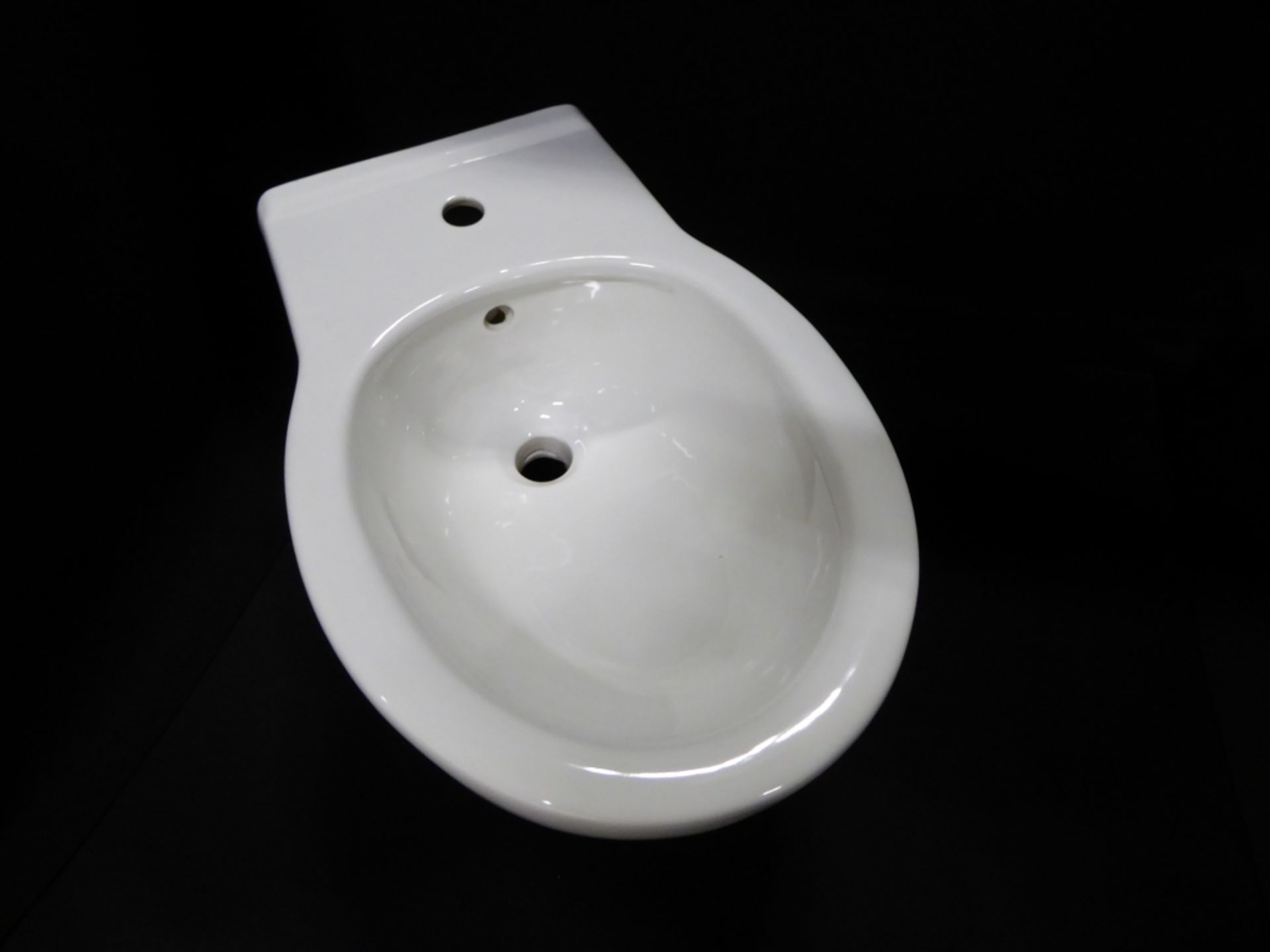 3 x Sbordoni Neo Classica Wall Hung 1 Taphole Bidet, White - Image 2 of 4