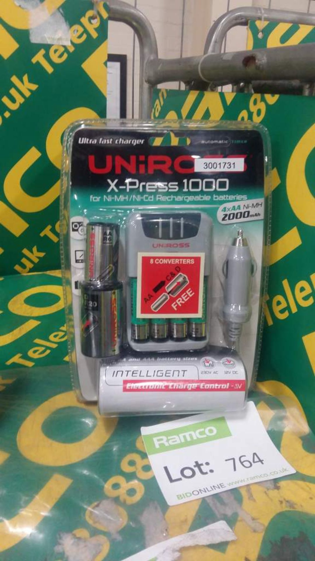UniRoss X-Press 1000 rechargeable battery charger and batteries