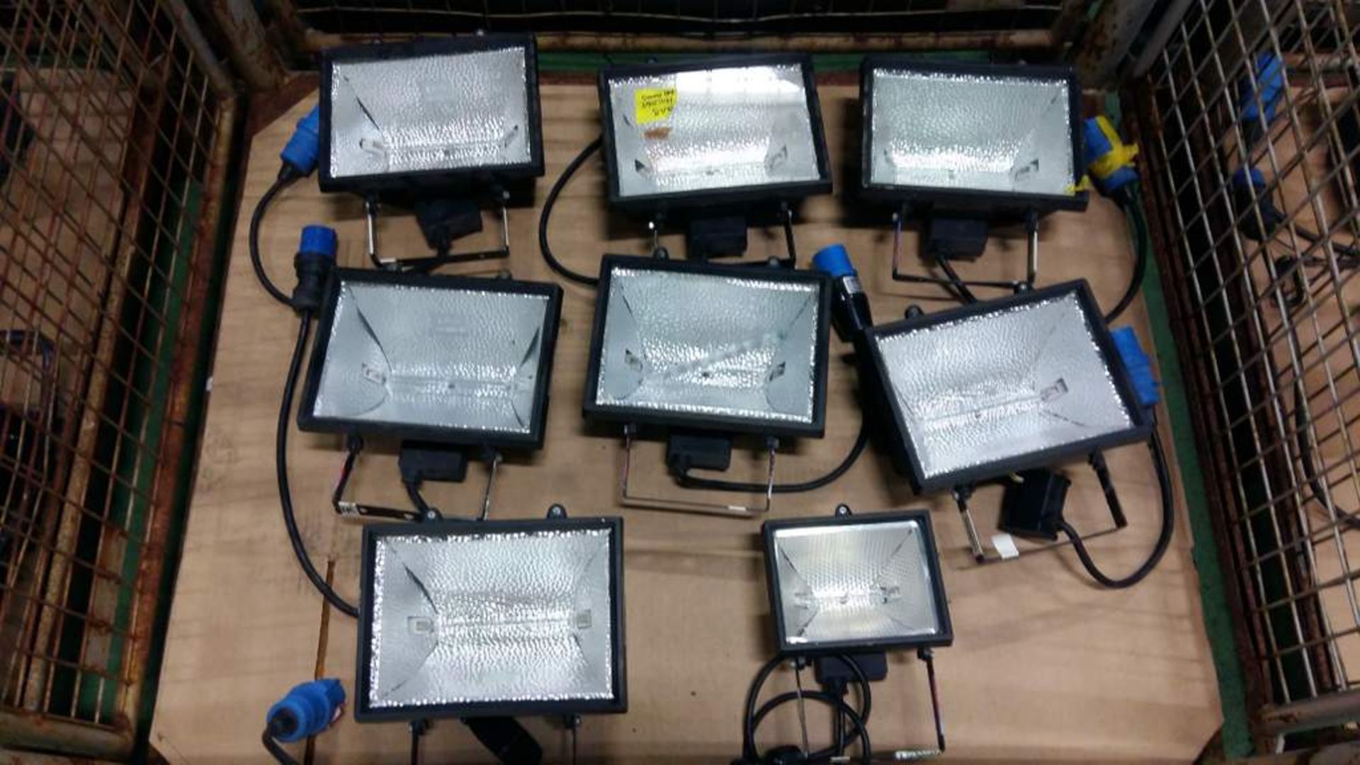 8x Assorted floodlight holders - Image 2 of 4