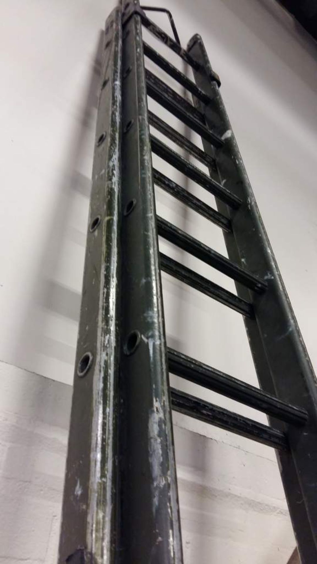 2 section ladder - Image 3 of 3
