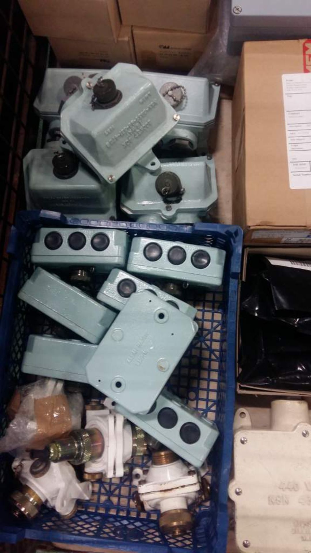 Assorted eletrical components - connectors, junction and socket boxes, switches - Image 3 of 5