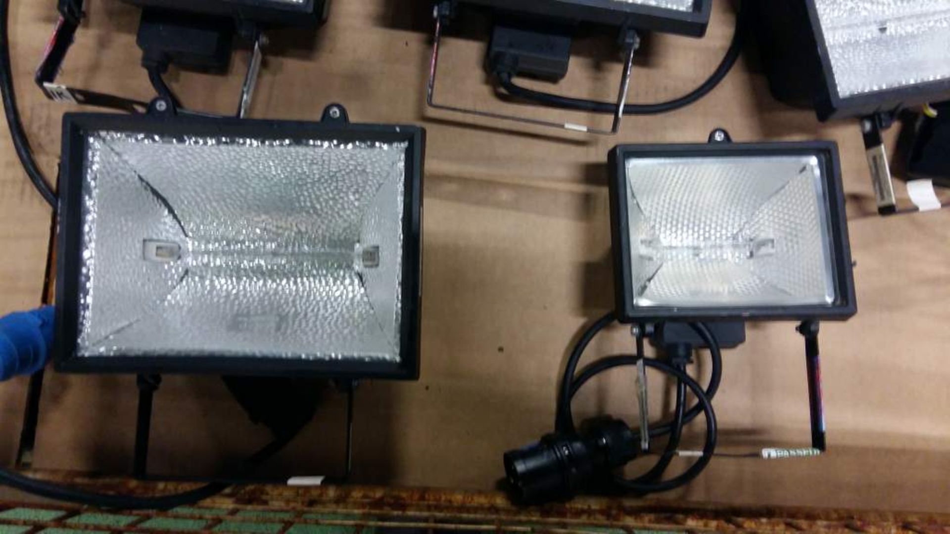 8x Assorted floodlight holders - Image 3 of 4