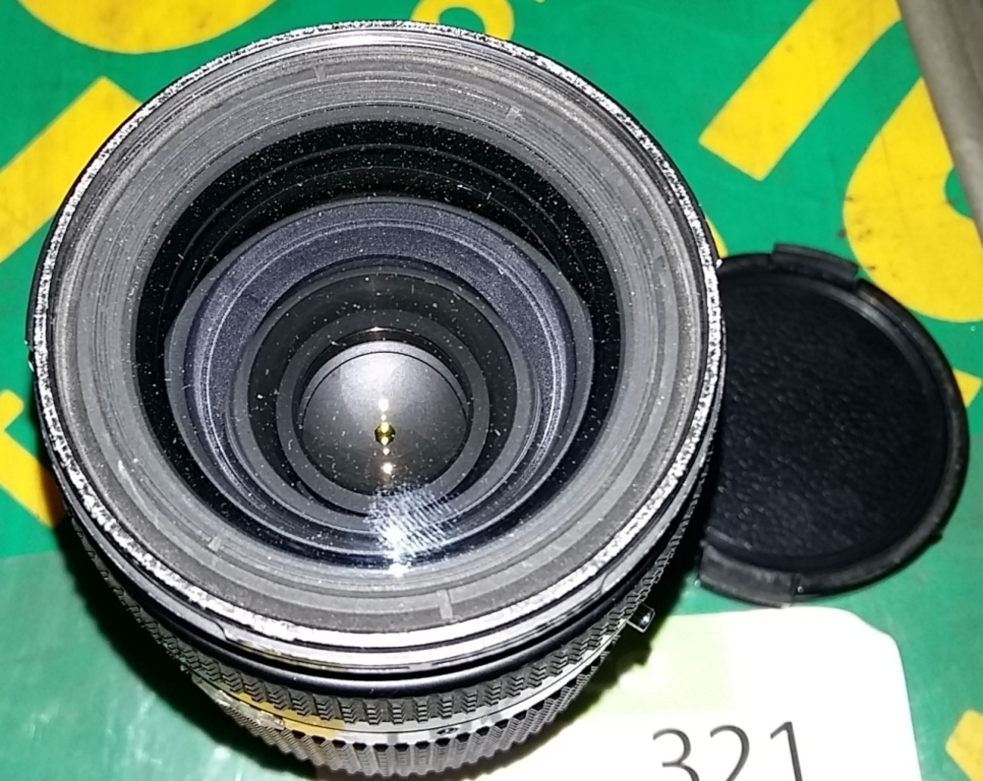 Nikon AF Nikkor 35-70mm 1:2.8D camera lens - Image 2 of 2