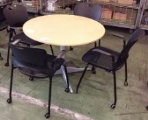 1x Round tables with 4 chairs