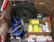 Wheel, Lumax bulbs, Mann filters, box spanner, oil reservoirs, crawler board, battery disc