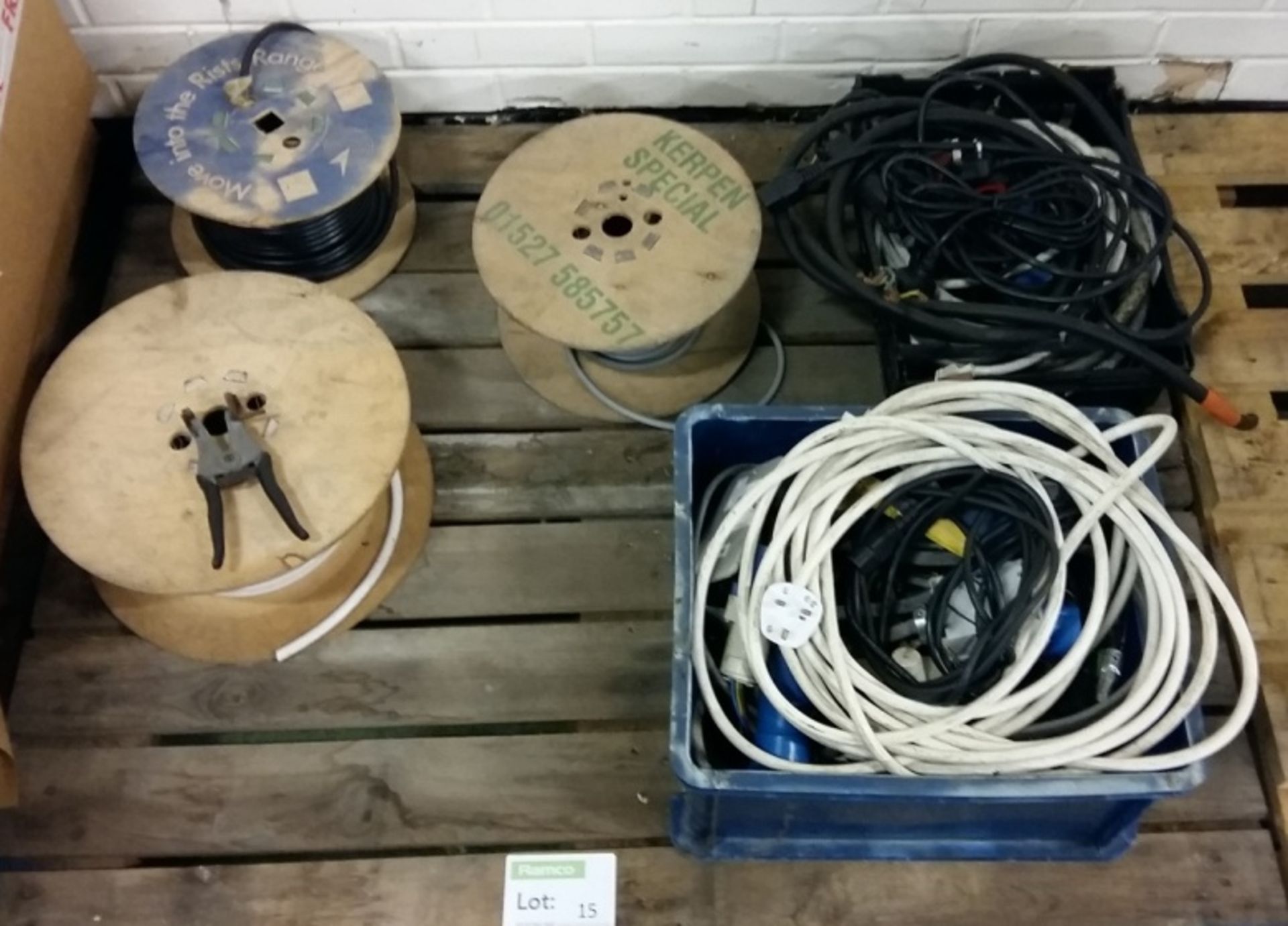 Reels of cables (unknown length)