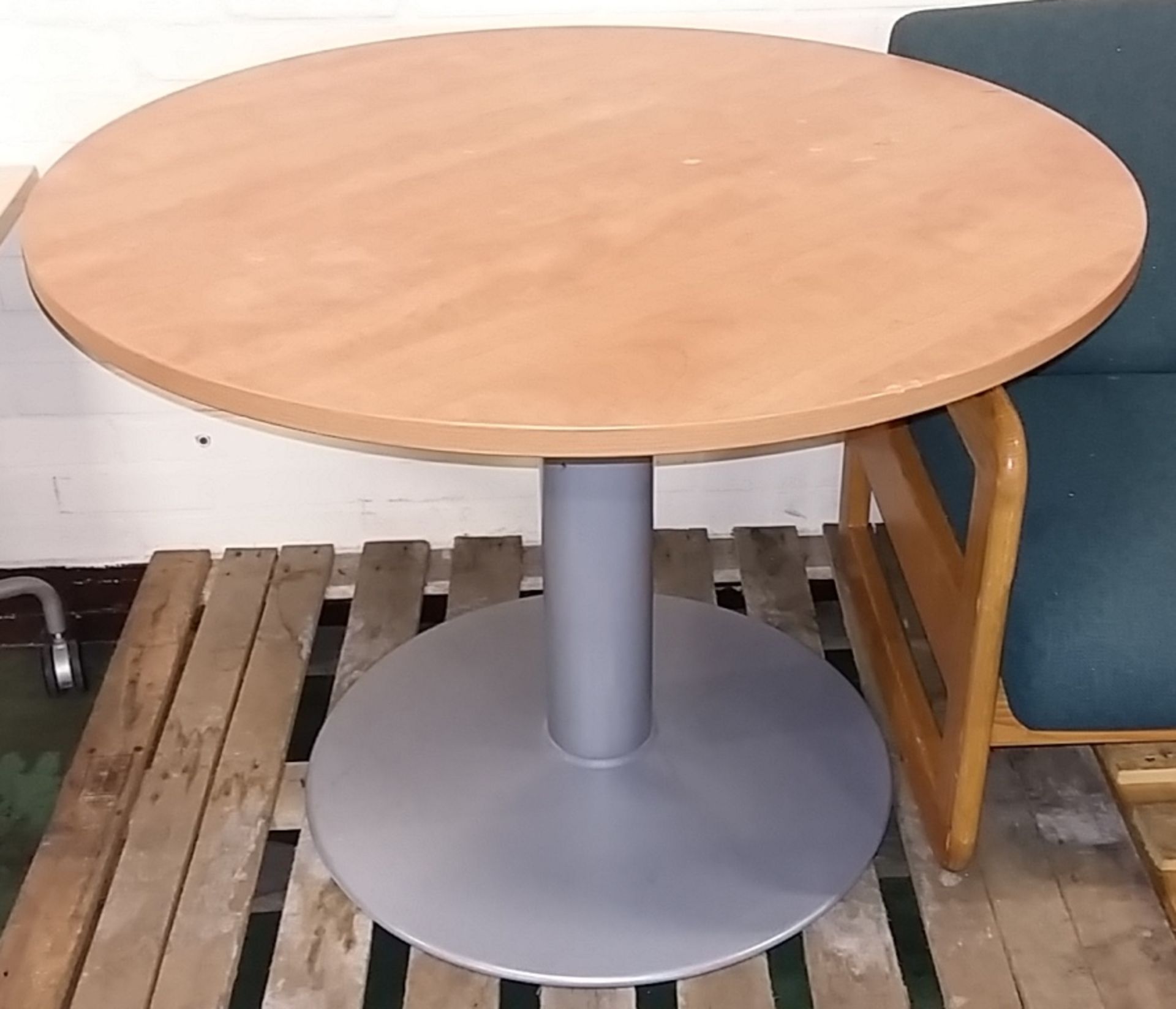 Round topped table