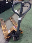 Pallet truck