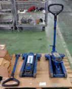 2x Weber 2000kg vehicle jacks