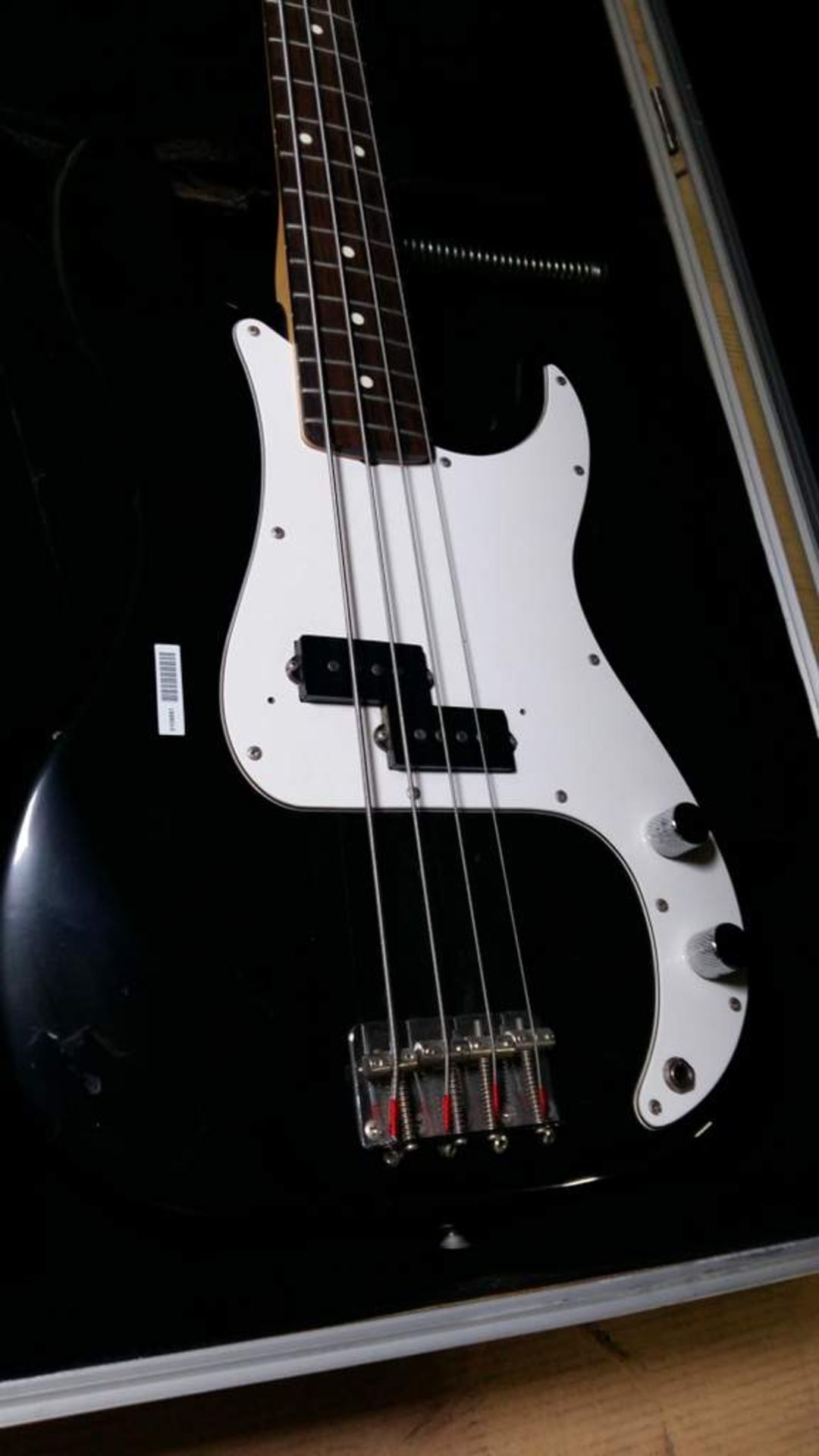 Fender 4 string bass guitar in carry case - Image 2 of 4