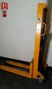 Hand stacker pallet truck/lifter 1Tonne