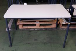 5x Canteen tables