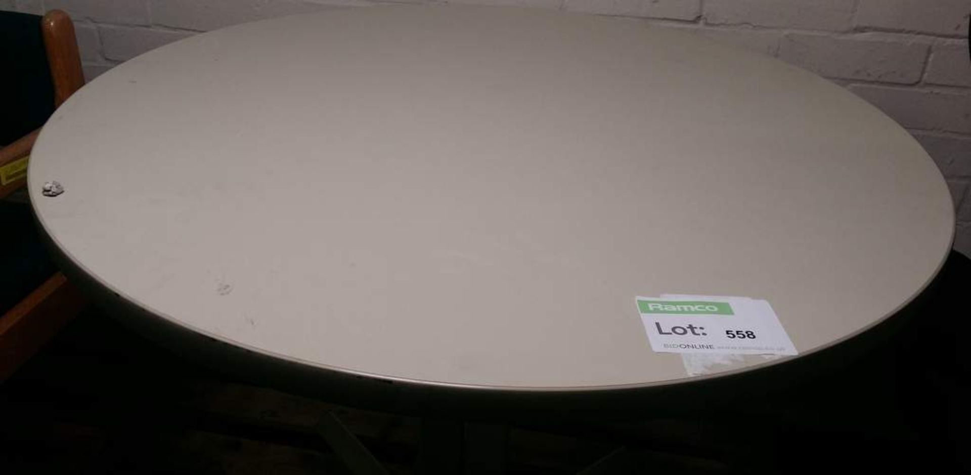 Round topped table - Image 2 of 2