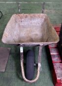 Wheel barrow