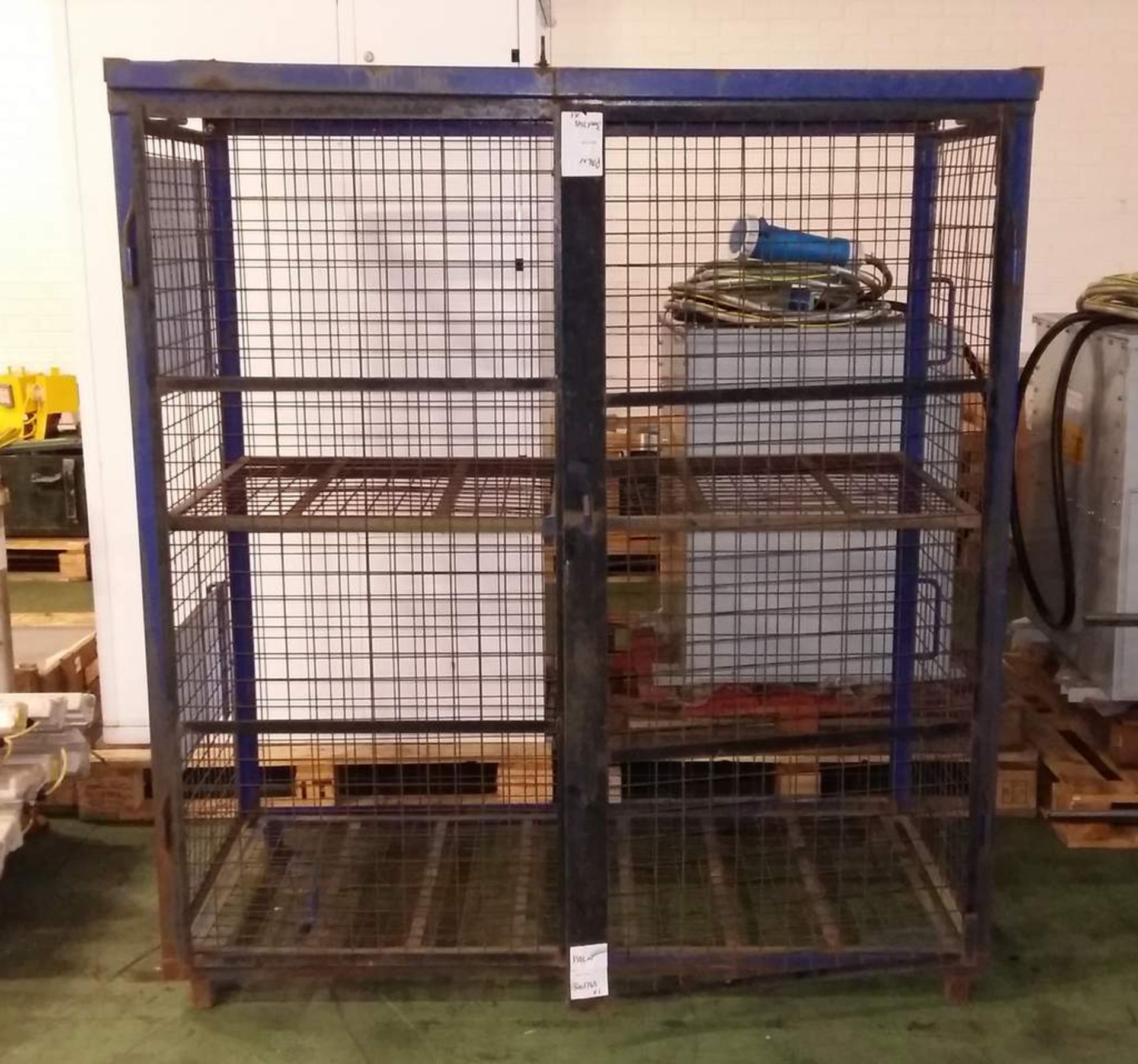 Gas bottle storage cage - approx 85x157x180cm