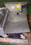 Garbage disposal unit model 1064M (as spares)