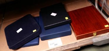 5x Padded picture boxes