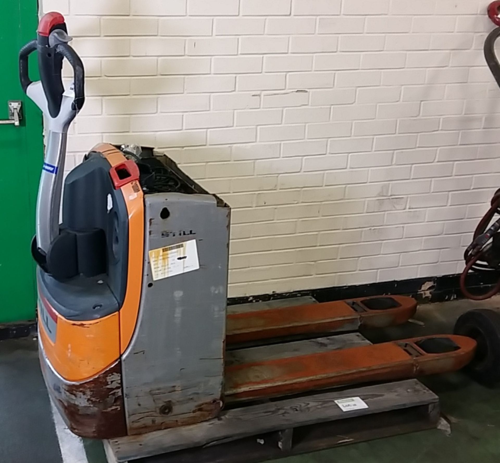 Still EXU20 Electric Pallet Truck (as spares) - Image 3 of 4
