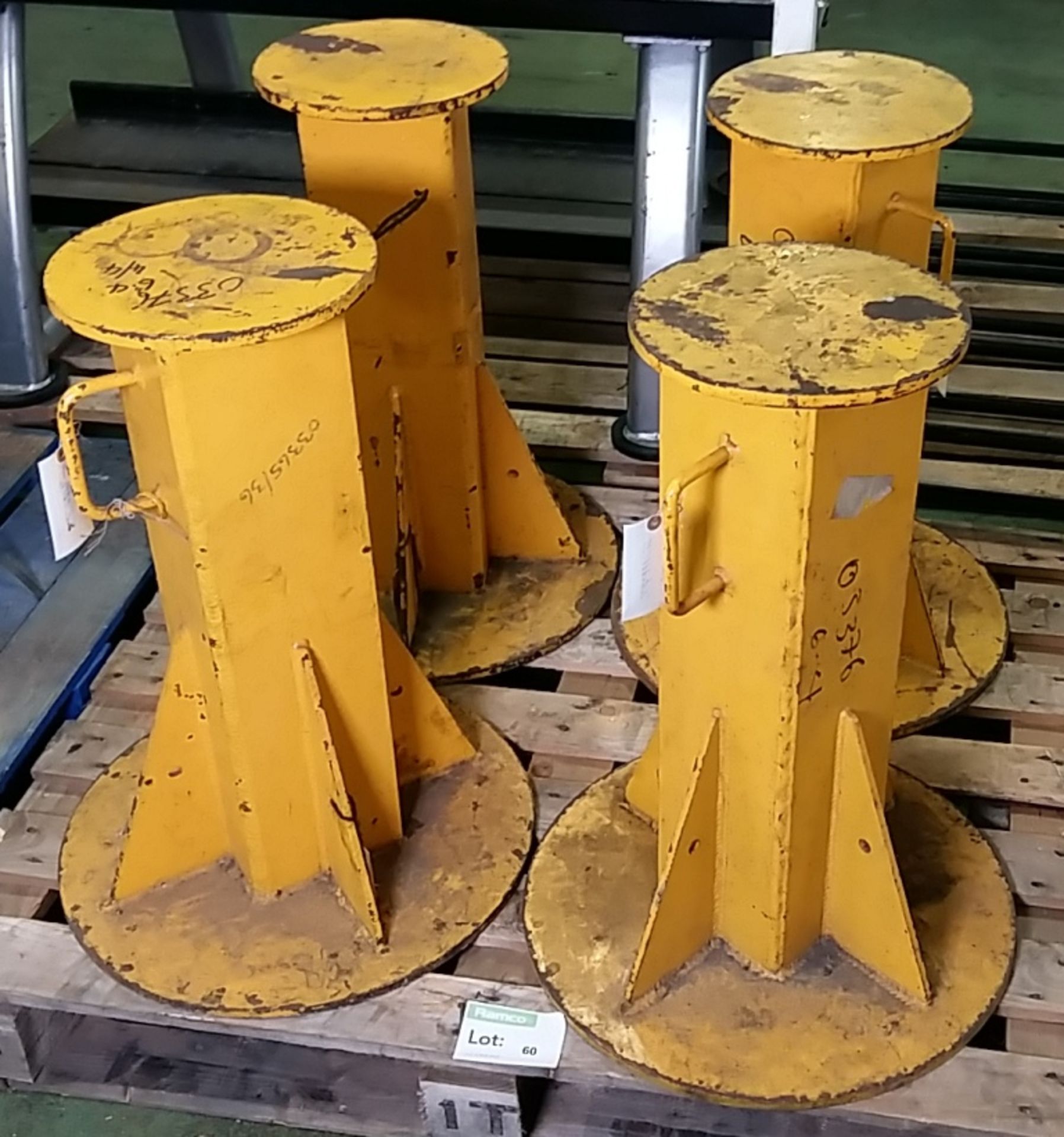 4x Heavy duty stands