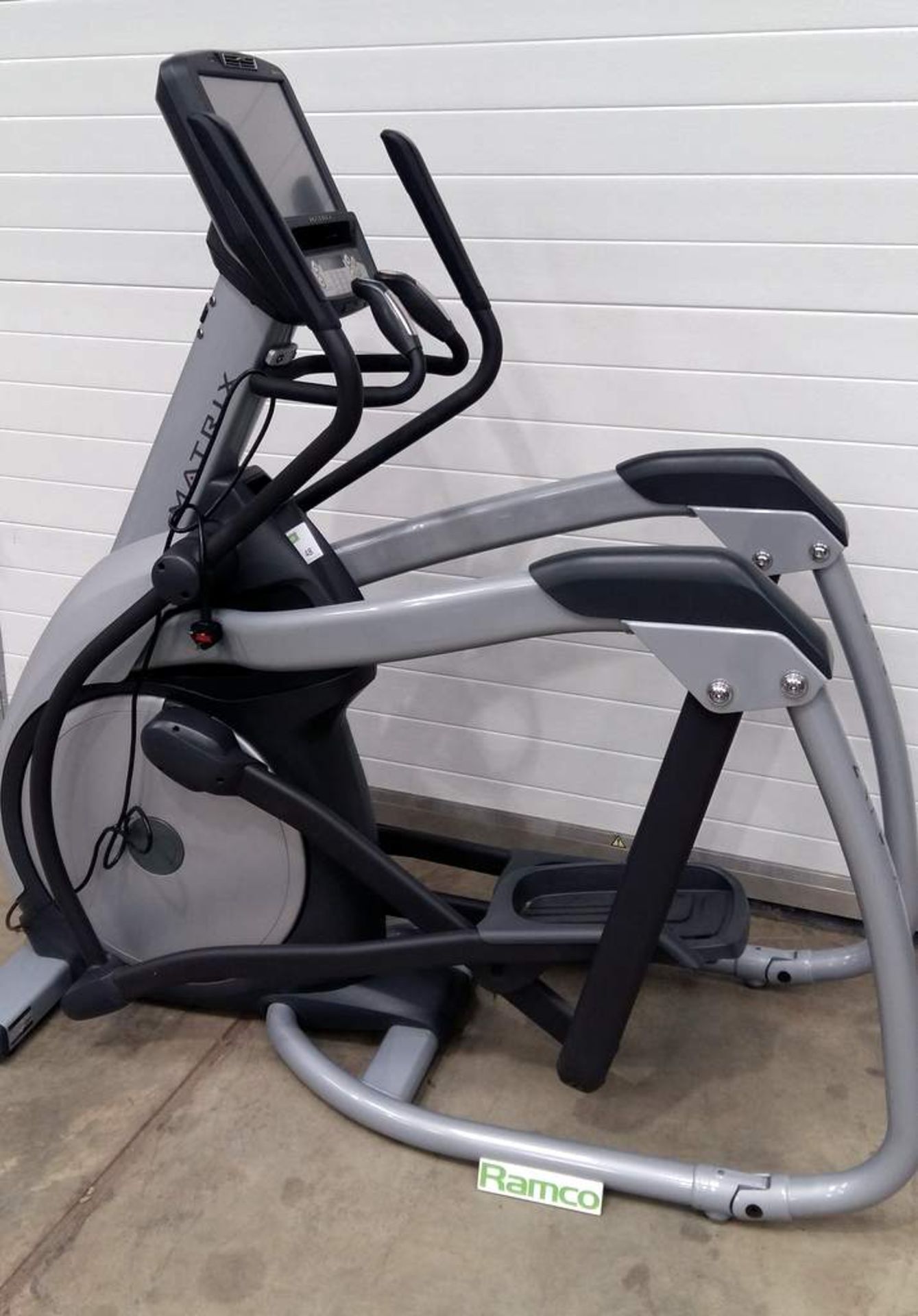 Matrix elliptical trainer with active console Model: E7xe - Max user weight 182kg - 240v - Image 3 of 18