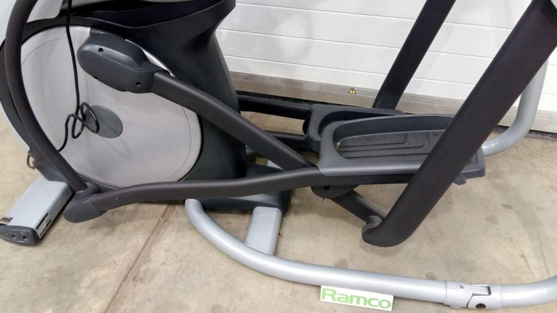 Matrix elliptical trainer with active console Model: E7xe - Max user weight 182kg - 240v - Image 9 of 18