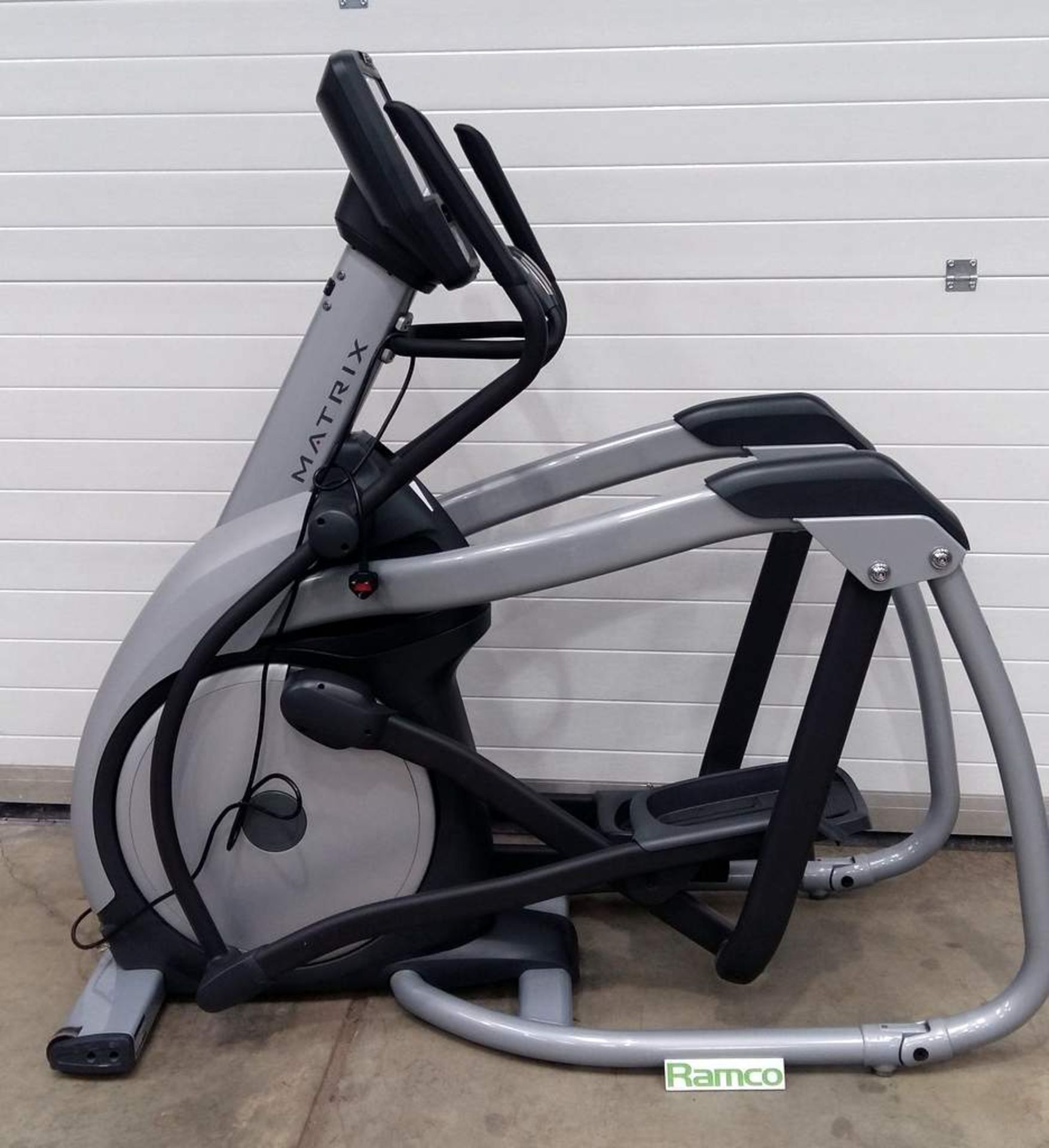 Matrix elliptical trainer with active console Model: E7xe - Max user weight 182kg - 240v - Image 2 of 18