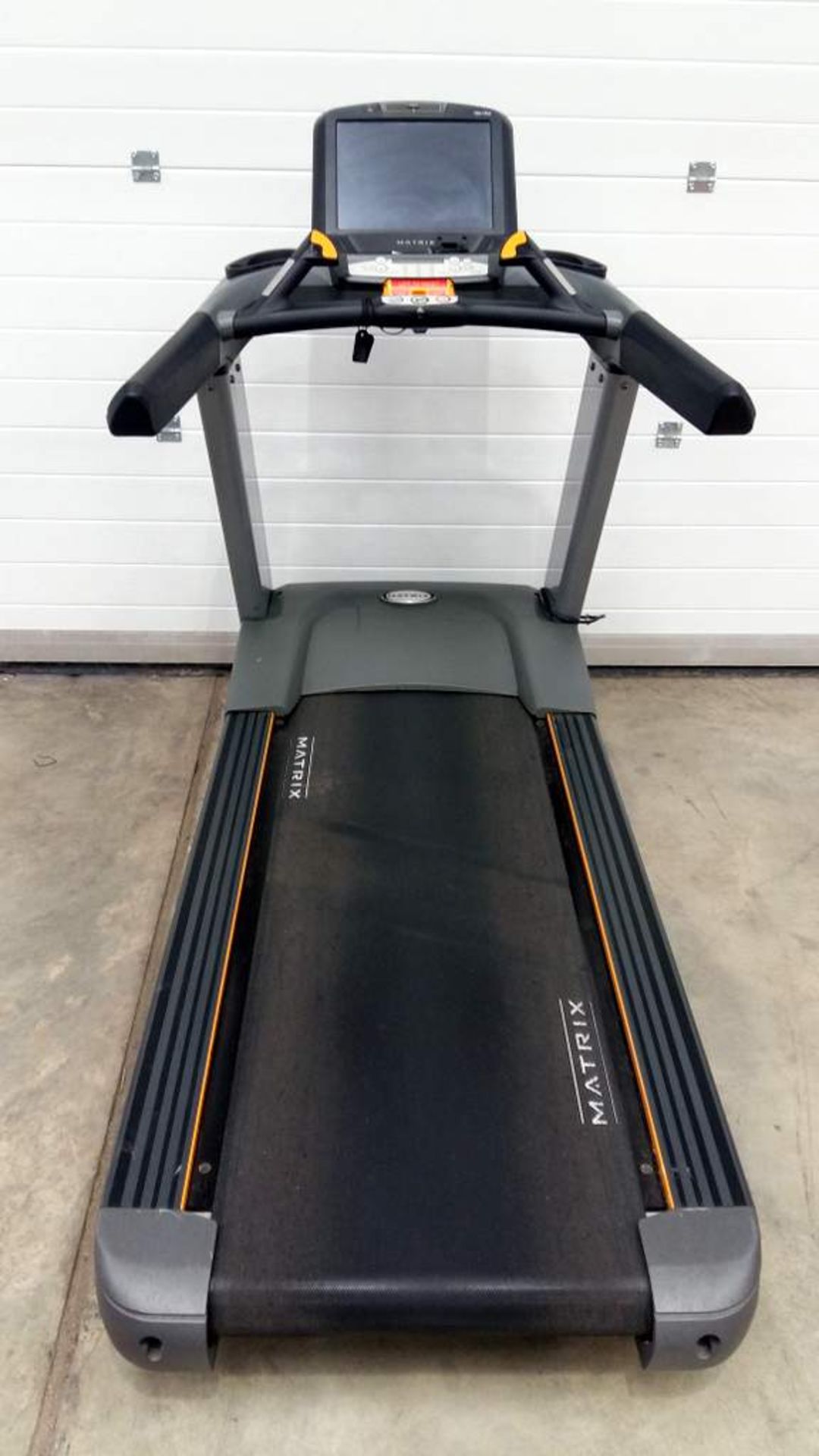 Matrix treadmill with active console Model: T7xe - Max user weight 182kg - 240v - Image 4 of 18