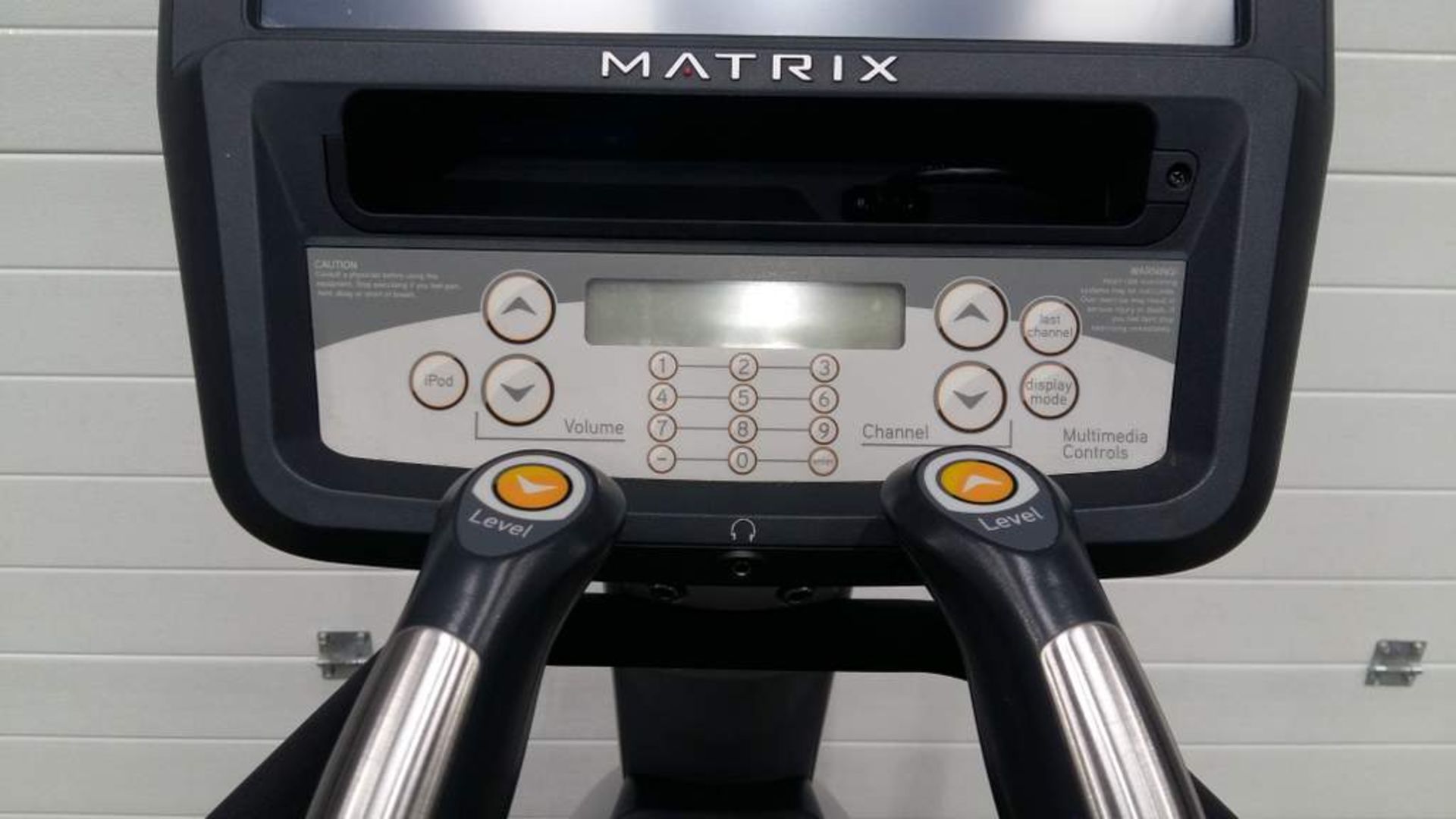 Matrix elliptical trainer with active console Model: E7xe - Max user weight 182kg - 240v - Image 6 of 18