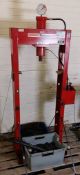 Taskmaster 15 tonne bearing press