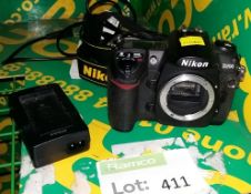 Nikon D200 camera body, Nikon MH-21 quick charger
