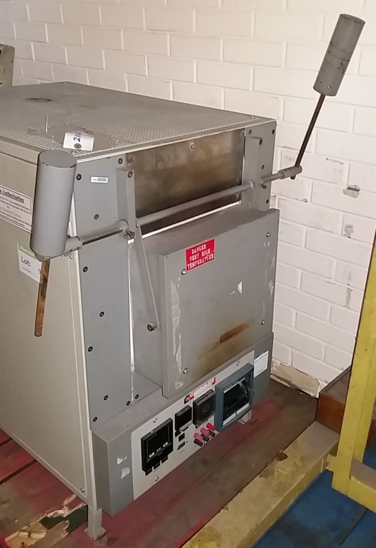 Carbolite Furnace GPC 12/28 - 1200'C - 380-415V - 8700 watts - Image 2 of 5