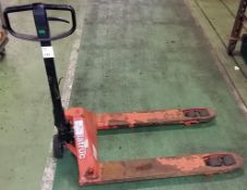 Pallet truck