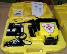 Leica 200-7921 laser level, accessories in carry case
